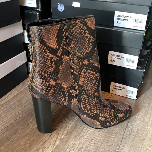 Aqua Soren Leather AlmondToeMid-Calf Fashion Boots - Picture 5 of 8